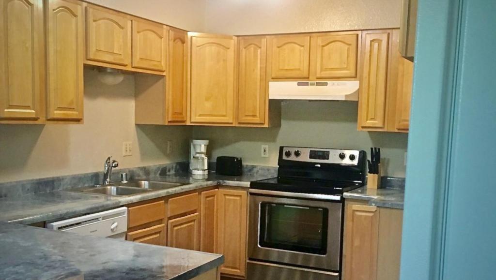 Dimond Jewel Apartment Anchorage Room photo